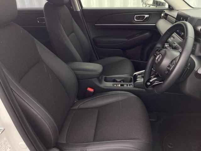 ヴェゼル ｅ：ＨＥＶＺ　ｅ：ＨＥＶＺ・当社元試乗車・禁煙車・純正ナビ・ＣＤ・ＴＶ・ＤＶＤ・Ｂｌｕｅｔｏｏｔｈ・ＥＴＣ・シートヒーター・ＬＥＤヘッドライト・バックカメラ（18枚目）
