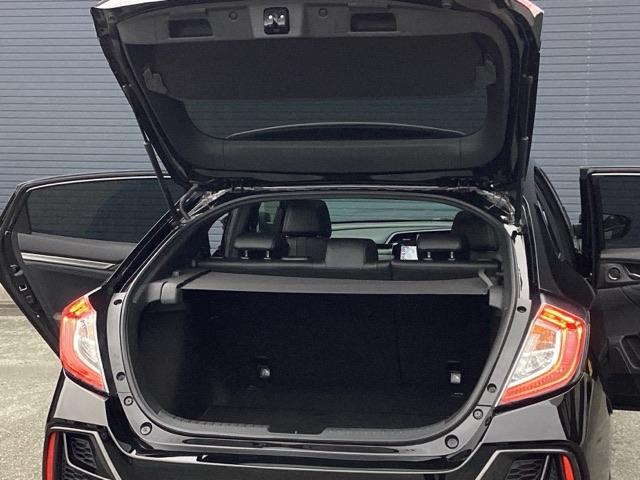 シーンに応じて、ラゲッジスペースを広げたりと様々なシートアレンジが可能です！！