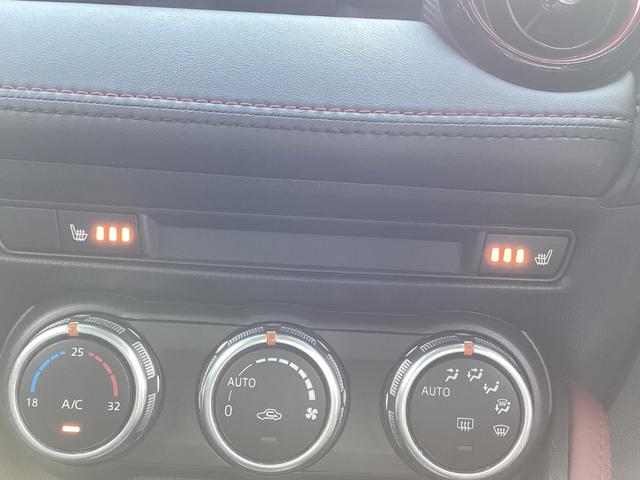 運転席と助手席はシートヒーターが備わっております。