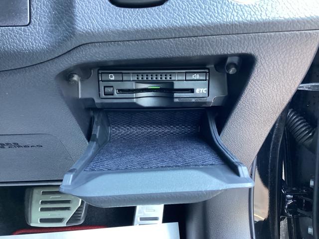 マークＸ ２５０Ｇ　Ｓパッケージ　Ｇ’ｓ　サンルーフ　純正ナビ　フルセグ　Ｂｌｕｅｔｏｏｔｈ　バックガイドモニター　ＨＩＤヘッドライト　フォグライト　ＬＥＤＢＥＡＭ　スマートキー　プッシュスタート　ハーフレザーシート　クルーズコントロール（22枚目）