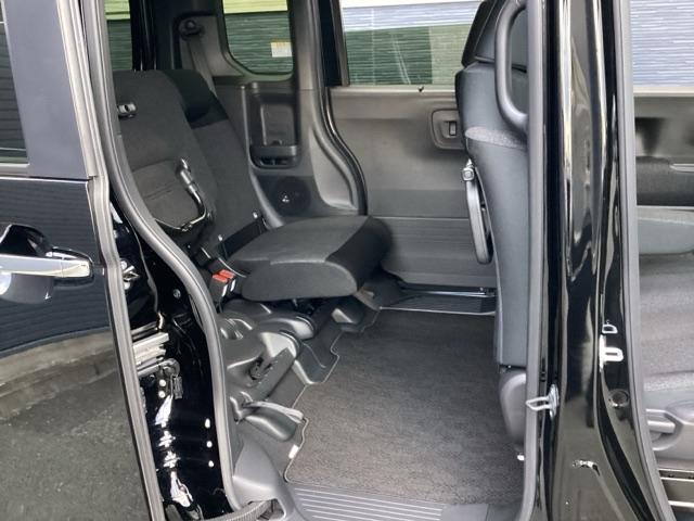 Ｎ－ＢＯＸカスタム ベースグレード　２年間　走行距離無制限　保証付　レンタＵＰ　禁煙車　ワンオーナー　９インチインターナビ　フルセグＴＶ　Ｂｌｕｅｔｏｏｔｈ　Ａｐｐｌｅｃａｒｐｌａｙ　ＤＶＤ再生　両側電動スライドドア　前ドラレコ　ＥＴＣ（13枚目）