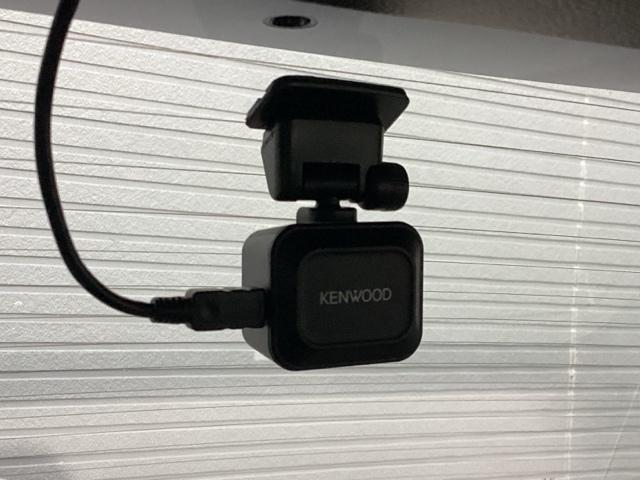 ヴェゼル ｅ：ＨＥＶＺ　ワンオーナー　純正８インチナビ　ドラレコ　ＥＴＣ　バックカメラ　サイドカーテンエアバック　ＬＥＤ　クルーズコントロール　シートヒーター　電動リアゲート　フルセグＴＶ　ＤＶＤ再生　キーレス　スマートキー（9枚目）