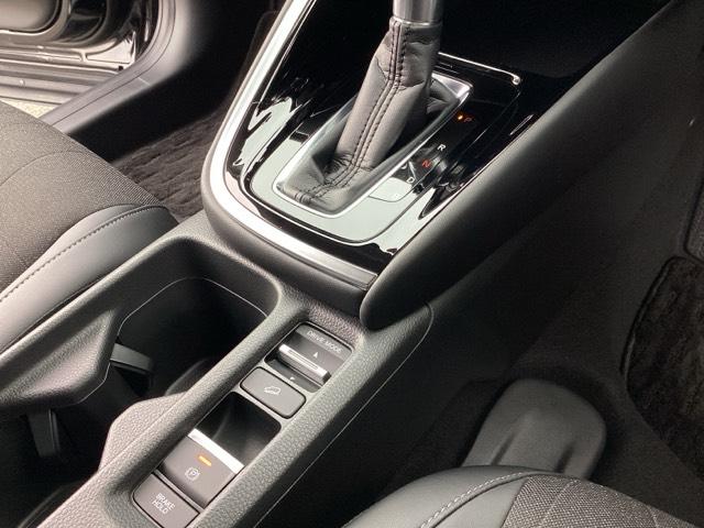 ヴェゼル ｅ：ＨＥＶＺ　ワンオーナー　純正８インチナビ　ドラレコ　ＥＴＣ　バックカメラ　サイドカーテンエアバック　ＬＥＤ　クルーズコントロール　シートヒーター　電動リアゲート　フルセグＴＶ　ＤＶＤ再生　キーレス　スマートキー（32枚目）