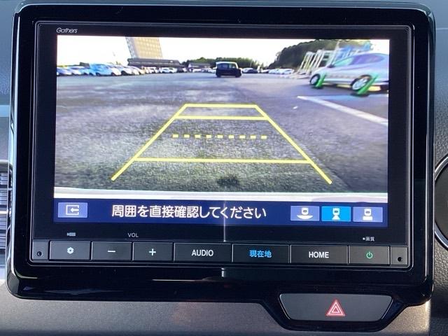 バックカメラも装備しております。車庫入れの苦手なお客様も安心！重宝してくれます！