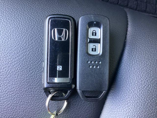 便利なスマートキー２個付きです。