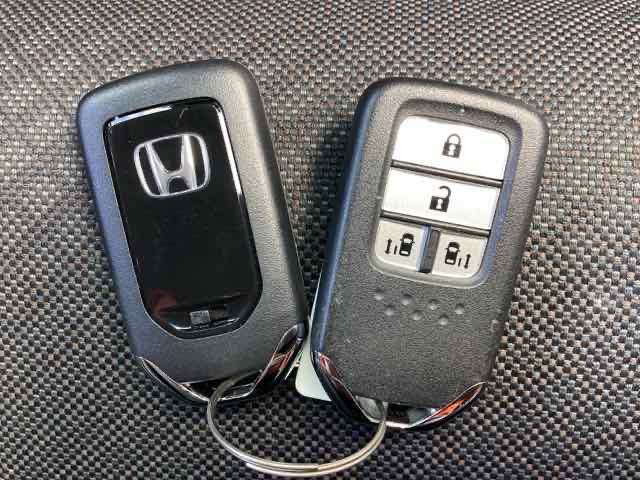 フリードハイブリッド ハイブリッド・Ｇブラックスタイル　ホンダ純正９インチインターナビ　Ｂｌｕｅｔｏｏｔｈ　地デジ　ＤＶＤビデオ　バックカメラ　ＬＥＤヘッドライト　両側電動スライドドア　スマートキー　ドライブレコーダー　ホンダセンシング　アルミホイール（30枚目）