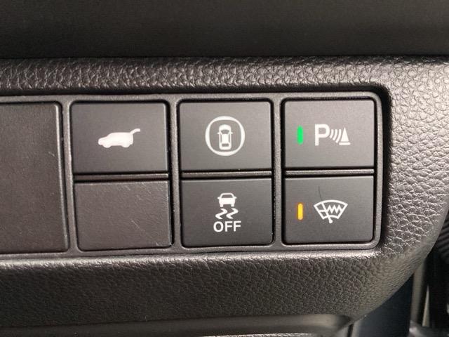 こちらの車両はホンダセンシングやパーキングセンサーなどの安全支援装置が装備されてますよ！（＾＾）！