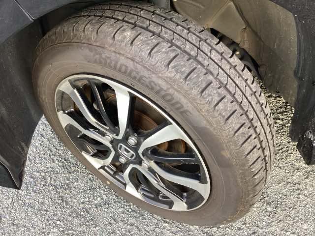 Ｎ－ＢＯＸカスタム Ｇ・Ｌホンダセンシング　１年間　走行距離無制限　保証付　禁煙車　社外７インチナビ　フルセグＴＶ　ＣＤ　Ｂｌｕｅｔｏｏｔｈ　後席モニター　ＥＴＣ装備　前ドライブレコーダー　フロアマット装備　純正アルミホイール（7枚目）