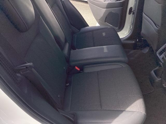 ヴェゼル ｅ：ＨＥＶＺ　２年間　走行距離無制限　保証付　当社デモカー　禁煙車　ワンオーナー　９インチインターナビ　フルセグＴＶ　ＢＴＡ　ＤＶＤ　ＥＴＣ　Ｂカメラ　シートヒーター　電動テールゲート　アルミホイール　ＬＥＤライト（13枚目）