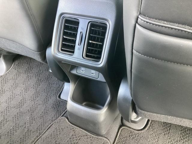 ヴェゼル ｅ：ＨＥＶＺ　２年間　走行距離無制限　保証付　当社デモカー　禁煙車　ワンオーナー　９インチインターナビ　フルセグＴＶ　ＢＴＡ　ＤＶＤ　ＥＴＣ　Ｂカメラ　シートヒーター　電動テールゲート　アルミホイール　ＬＥＤライト（23枚目）