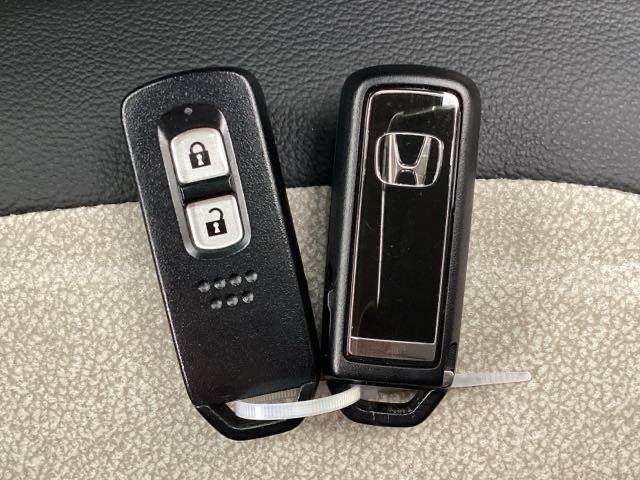 便利なスマートキー２個付きです。