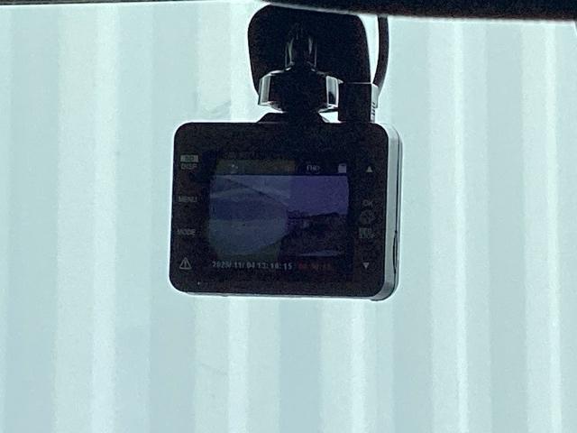 Ｎ－ＢＯＸカスタム コーディネートスタイル　２年間　走行距離無制限　保証付　レンタＵＰ　ワンオーナー　禁煙車　９インチインターナビ　Ｂｌｕｅｔｏｏｔｈ　ＡｐｐｌｅＣａｒｐｌａｙ　ドライブレコーダー　ＬＥＤヘッドライト　ＥＴＣ　両側電動スライド（12枚目）