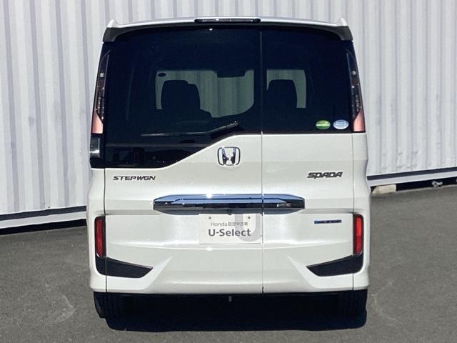 ステップワゴンスパーダは後ろ姿もスタイリッシュなデザインでカッコイイですね（＾＾♪