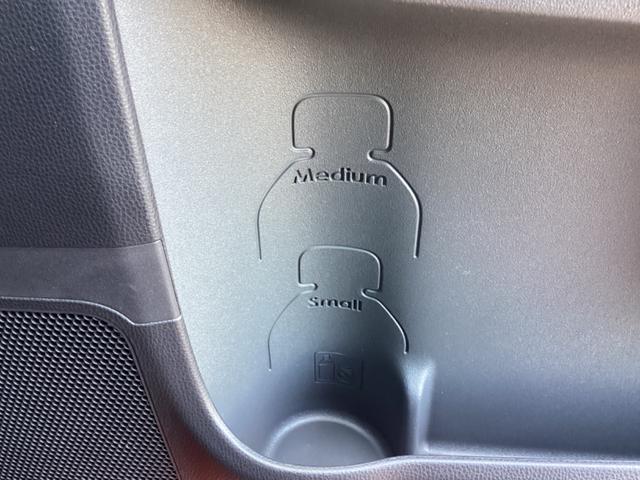 シエンタ ハイブリッドＺ　トヨタセーフティセンス　純正８型ナビ　Ｂｌｕｅｔｏｏｔｈ　ＵＳＢ　バックモニター　両側電動スライドドア　プッシュスタート　スマートキー　シートヒーター　ステアリングヒーター　ＬＥＤヘッドライト　ＥＴＣ（34枚目）