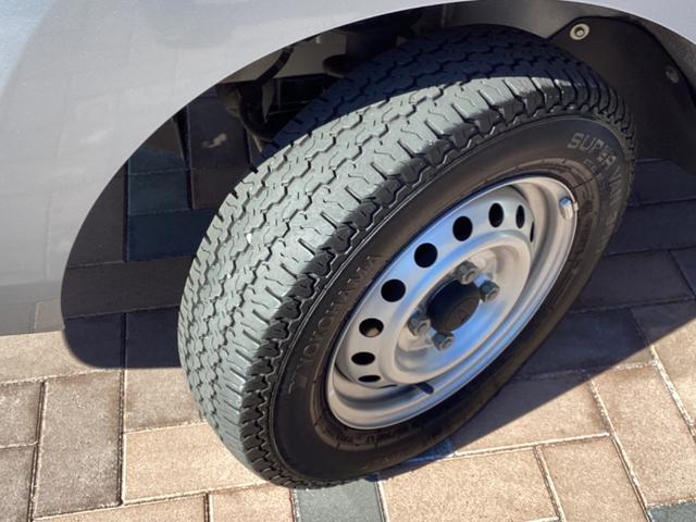 ハイゼットトラック ジャンボエクストラ　スマートアシスト　Ｓｔｒａｄａナビ　Ｂｌｕｅｔｏｏｔｈ　フルセグ　バックモニター　ＥＴＣ　　前後ドライブレコーダー　ＬＥＤヘッドライト　プッシュスターター　スマートキー　アイドルストップ　禁煙車（53枚目）