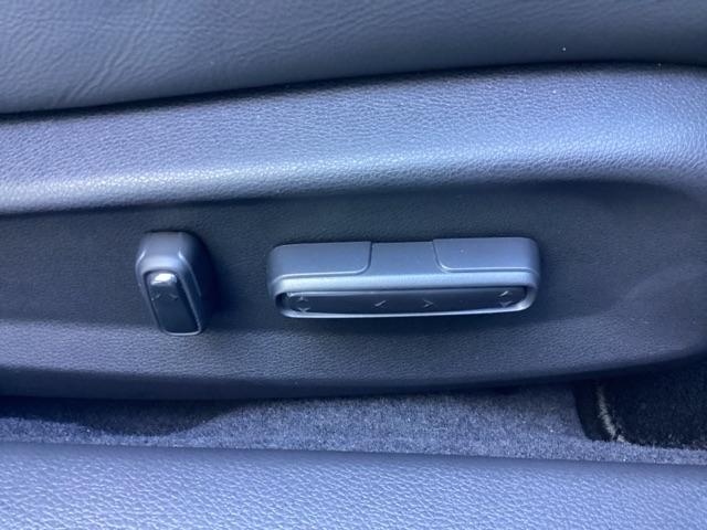 パワーシート付き☆細かなドライブポジションが調整が簡単にして頂けます！！かなり便利ですよ！！