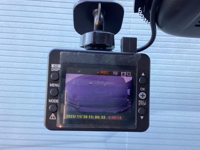 フリード Ｇ・ホンダセンシング　ホンダ純正７インチインターナビ　Ｂｌｕｅｔｏｏｔｈ　地デジ　ＤＶＤビデオ　バックカメラ　両側電動スライドドア　ホンダセンシング　ＬＥＤヘッドライト　シートヒーター　スマートキー　ドライブレコーダー（7枚目）