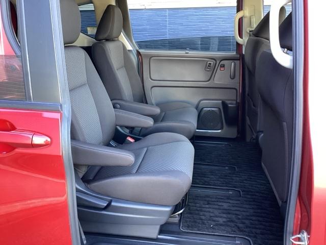 フリード Ｇ・ホンダセンシング　ホンダ純正７インチインターナビ　Ｂｌｕｅｔｏｏｔｈ　地デジ　ＤＶＤビデオ　バックカメラ　両側電動スライドドア　ホンダセンシング　ＬＥＤヘッドライト　シートヒーター　スマートキー　ドライブレコーダー（13枚目）