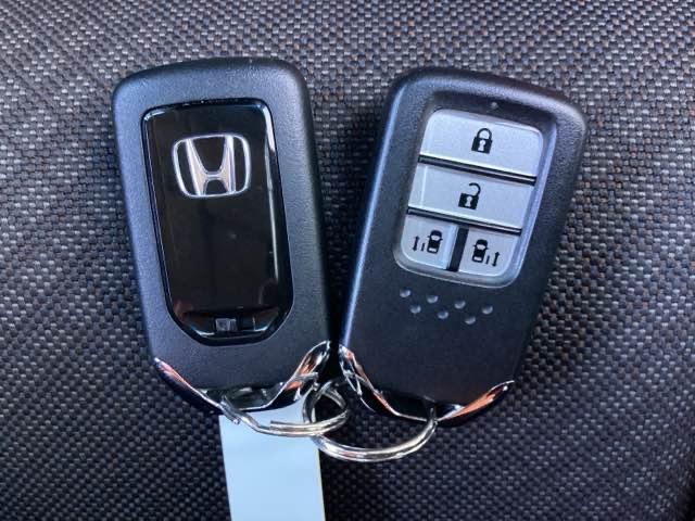 フリード Ｇ・ホンダセンシング　ホンダ純正７インチインターナビ　Ｂｌｕｅｔｏｏｔｈ　地デジ　ＤＶＤビデオ　バックカメラ　両側電動スライドドア　ホンダセンシング　ＬＥＤヘッドライト　シートヒーター　スマートキー　ドライブレコーダー（19枚目）