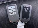 スマートキーです!!今や標準の装備になりつつありますよね!!ドアロック・アンロックも便利です!!