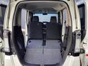セカンドシートを収納すると・・・フラットなラゲッジスペースの完成です!!操作も分かりやすく、作業も簡単です!!