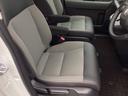 フリードの２列目はゆったり快適（＊＾＿＾＊）キャプテンシートなので３列目への行き来も楽々ですよ（＾＾）／