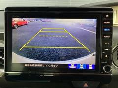 バックカメラも装備しております。車庫入れの苦手なお客様も安心！重宝してくれます！ 5