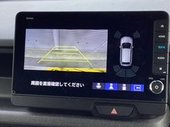 バックカメラも装備しております。車庫入れの苦手なお客様も安心！重宝してくれます！ 5