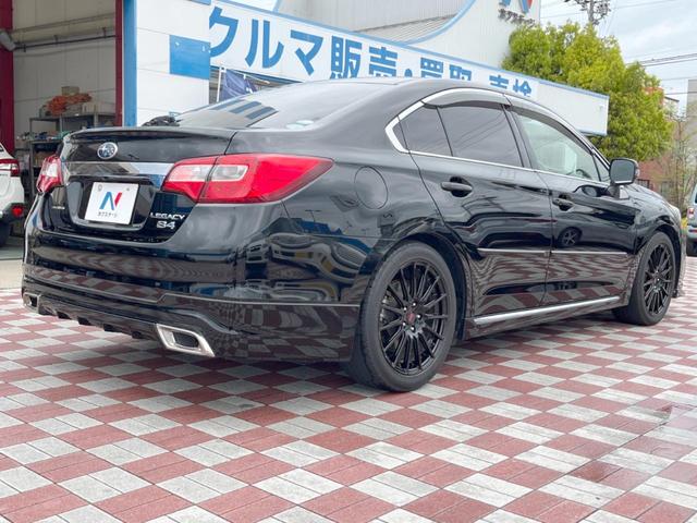 リミテッド　禁煙車　ＳＴＩエアロ　サンルーフ　オプショングリル　純正ＳＴＩ１８インチアルミ　純正メーカーナビ　ハーマンカードン　メモリーシート　全席シートヒーター　革シート　ＬＥＤヘッド　ＬＥＤライナー　ＥＴＣ(18枚目)