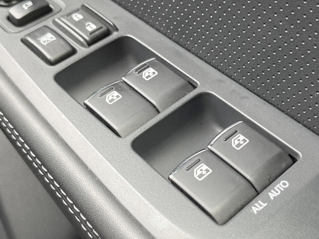 リミテッド　禁煙車　黒革　アドバンスドＰＫＧ　ルーフレール　パワーバックドア　メモリーパワーシート　純正８型ナビ　バックカメラ　純正１８インチアルミ　革シート　全席シートヒーター　ＬＥＤヘッド　ＥＴＣ　ドラレコ(30枚目)