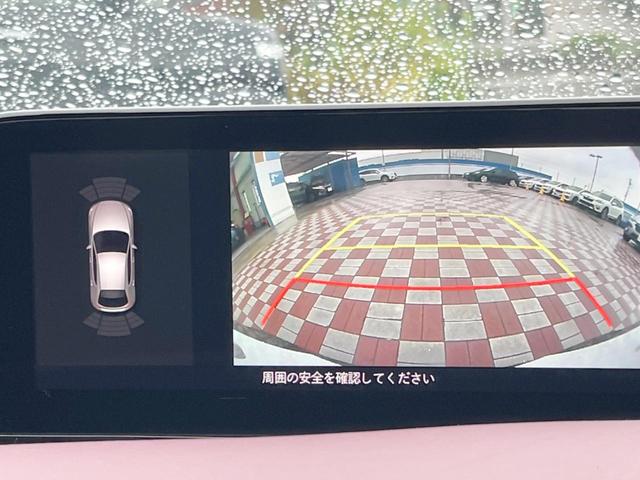 ＭＡＺＤＡ３ファストバック ２０Ｓバーガンディ　セレクション　禁煙車　純正リアスポイラー　赤革シート　８．８インチマツダコネクトナビ　バックカメラ　ＥＴＣ　ステアリングヒーター　シートヒーター　ＬＥＤヘッドライト　純正１８インチアルミホイール　パドルシフト（4枚目）