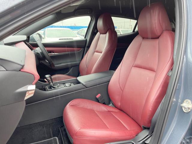 ＭＡＺＤＡ３ファストバック ２０Ｓバーガンディ　セレクション　禁煙車　純正リアスポイラー　赤革シート　８．８インチマツダコネクトナビ　バックカメラ　ＥＴＣ　ステアリングヒーター　シートヒーター　ＬＥＤヘッドライト　純正１８インチアルミホイール　パドルシフト（46枚目）
