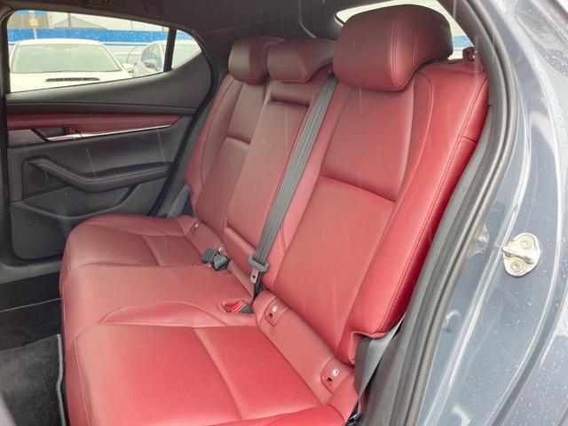 ＭＡＺＤＡ３ファストバック ２０Ｓバーガンディ　セレクション　禁煙車　純正リアスポイラー　赤革シート　８．８インチマツダコネクトナビ　バックカメラ　ＥＴＣ　ステアリングヒーター　シートヒーター　ＬＥＤヘッドライト　純正１８インチアルミホイール　パドルシフト（47枚目）