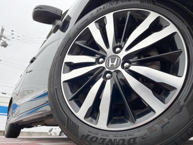 フィット RS ホンダセンシング 禁煙車 6速MT パイオニア製SDナビ バックカメラ スマートキー ETC ハーフレザー 純正16インチアルミ LEDヘッドライト 純正革巻きステアリング ホンダセンシング クルコン オートエアコン(13枚目)