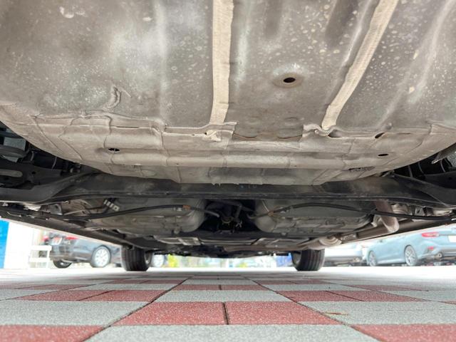 フィット RS ホンダセンシング 禁煙車 6速MT パイオニア製SDナビ バックカメラ スマートキー ETC ハーフレザー 純正16インチアルミ LEDヘッドライト 純正革巻きステアリング ホンダセンシング クルコン オートエアコン(19枚目)