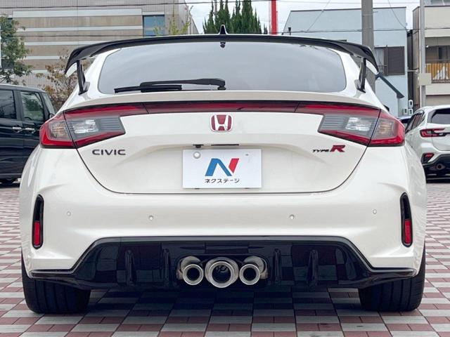 シビック タイプＲ　禁煙車　ホンダコネクト９インチディスプレイ　ＣａｒＰｌａｙ　ホンダセンシング　ｂｒｅｍｂｏキャリパー　ＥＴＣ２．０　バックカメラ　アルカンターラステアリング　ＬＥＤヘッドライト　純正１９インチアルミ（15枚目）
