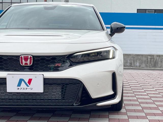 シビック タイプＲ　禁煙車　ホンダコネクト９インチディスプレイ　ＣａｒＰｌａｙ　ホンダセンシング　ｂｒｅｍｂｏキャリパー　ＥＴＣ２．０　バックカメラ　アルカンターラステアリング　ＬＥＤヘッドライト　純正１９インチアルミ（22枚目）