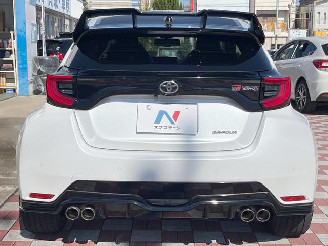 GRヤリス RZ ハイパフォーマンス 禁煙車 GRマフラー TOMSリヤスポイラー GRエアロ JBLサウンド GRキャリパー 8インチディスプレイオーディオ バックカメラ ETC 純正18インチアルミホイール LEDヘッドライト(15枚目)