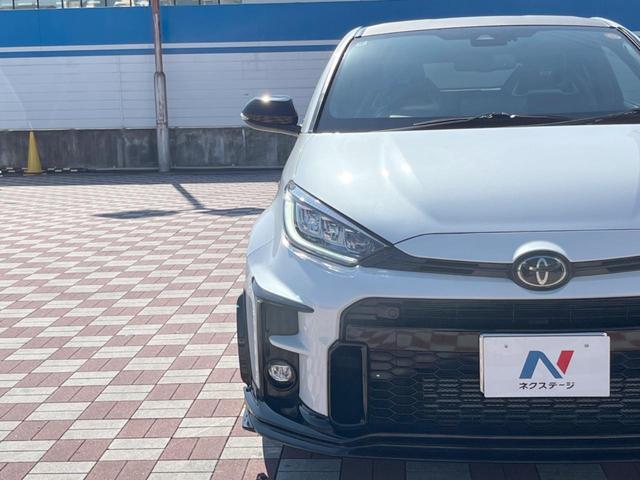 GRヤリス RZ ハイパフォーマンス 禁煙車 GRマフラー TOMSリヤスポイラー GRエアロ JBLサウンド GRキャリパー 8インチディスプレイオーディオ バックカメラ ETC 純正18インチアルミホイール LEDヘッドライト(21枚目)
