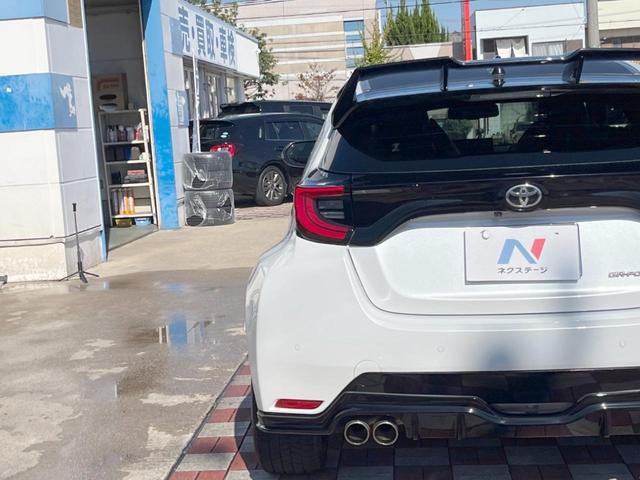 GRヤリス RZ ハイパフォーマンス 禁煙車 GRマフラー TOMSリヤスポイラー GRエアロ JBLサウンド GRキャリパー 8インチディスプレイオーディオ バックカメラ ETC 純正18インチアルミホイール LEDヘッドライト(23枚目)