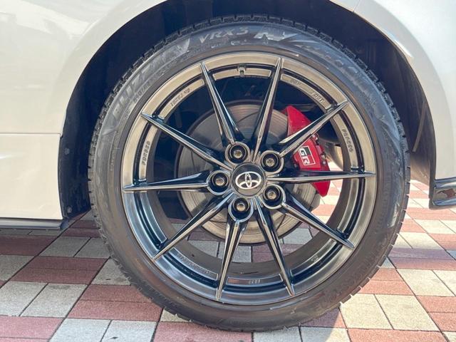 GRヤリス RZ ハイパフォーマンス 禁煙車 GRマフラー TOMSリヤスポイラー GRエアロ JBLサウンド GRキャリパー 8インチディスプレイオーディオ バックカメラ ETC 純正18インチアルミホイール LEDヘッドライト(30枚目)