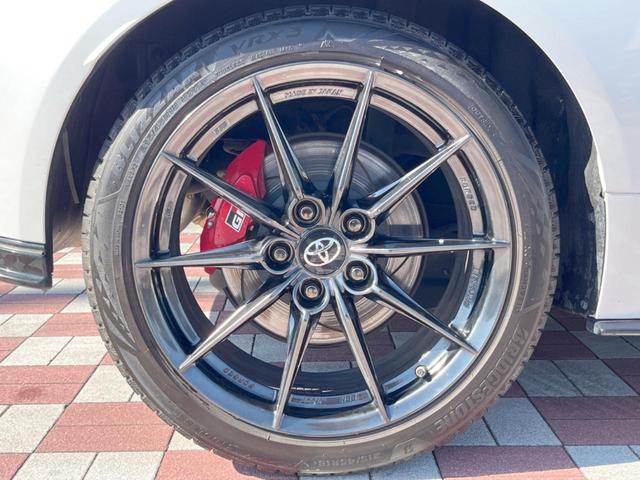 GRヤリス RZ ハイパフォーマンス 禁煙車 GRマフラー TOMSリヤスポイラー GRエアロ JBLサウンド GRキャリパー 8インチディスプレイオーディオ バックカメラ ETC 純正18インチアルミホイール LEDヘッドライト(32枚目)