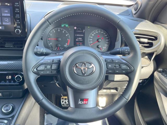 GRヤリス RZ ハイパフォーマンス 禁煙車 GRマフラー TOMSリヤスポイラー GRエアロ JBLサウンド GRキャリパー 8インチディスプレイオーディオ バックカメラ ETC 純正18インチアルミホイール LEDヘッドライト(34枚目)
