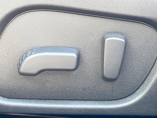 ＷＲＸ　ＳＴＩ ＳＴＩ　タイプＳ　禁煙車　ＳＴＩスタイルパッケージ　アドバンスドセーフティパッケージ　純正パナソニック８インチナビ　メモリー機能付き革シート　ＥＴＣ　バック＆サイド＆フロントカメラ　純正１９インチアルミホイール（50枚目）