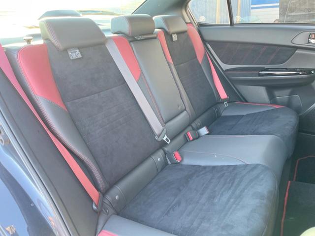 ＷＲＸ　ＳＴＩ ＳＴＩ　タイプＳ　禁煙車　ＳＴＩスタイルパッケージ　アドバンスドセイフティパッケージ　純正ナビ　バックカメラ　Ｂｒｅｍｂｏキャリパー　ＥＴＣ　純正１９インチアルミ　シートヒーター　ＢＩＬＳＴＥＩＮ製ダンパー（9枚目）