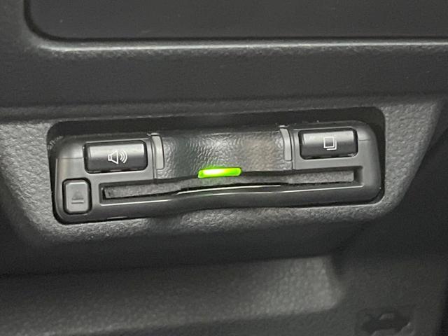 【ＥＴＣ】高速道路の料金所をストレスなく通過！話題のスポットやサービスエリアに多い「スマートＩＣ」利用時は必須のアイテムです。当店でセットアップを実施、ご納車当日からすぐにご利用いただけます！