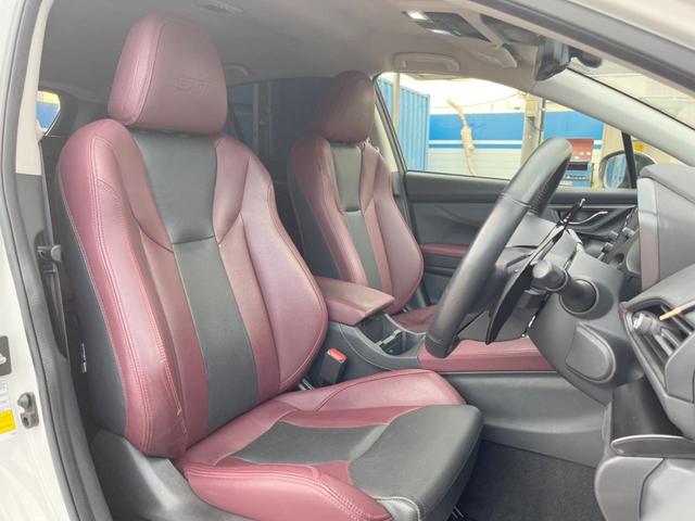 【本革シート】上質な本革を使用し、高級感あふれる本革シート。常に体に触れる部分だから、座り心地の良さにはこだわりたいですね♪汚れの付着や劣化を抑制する内装コーティング施工もおススメですよ♪