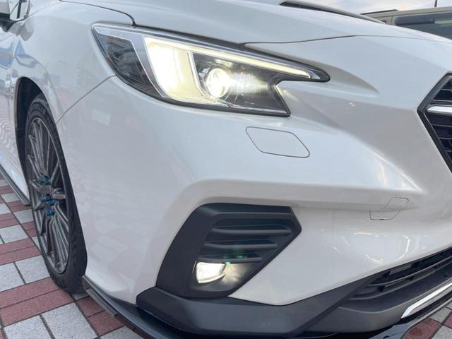 【ＬＥＤヘッドライト】悪天候や夜間走行時も良好な視界を確保し安心して運転できる高輝度ＬＥＤヘッドライトを装備！点灯速度が早く、消費電力も抑えられています。