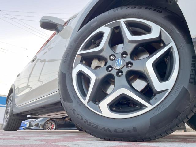 【純正１８インチアルミホイール】外観にマッチした純正アルミホイールを装着しております。各種社外アルミホイールや、スタッドレスタイヤも取扱いしております。是非ご相談ください♪