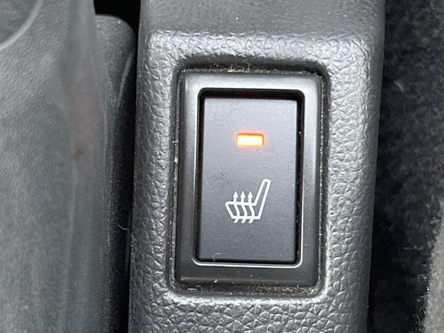 スイフトスポーツ ベースグレード　禁煙車　純正パナソニック製８インチナビ　全方位カメラ　運転席シートヒーター　ＥＴＣ　専用スポーツシート　ＬＥＤヘッドライト　純正１７インチアルミ　セーフティサポート　スマートキー　クルコン　６速ＭＴ（5枚目）